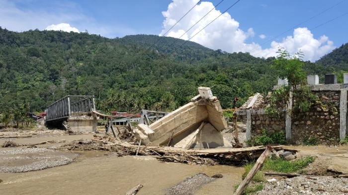 Mandiri Hadapi Dampak Pasca Bencana : Bukti Kekompakan Warga Gayo Tangani Jembatan Rusak