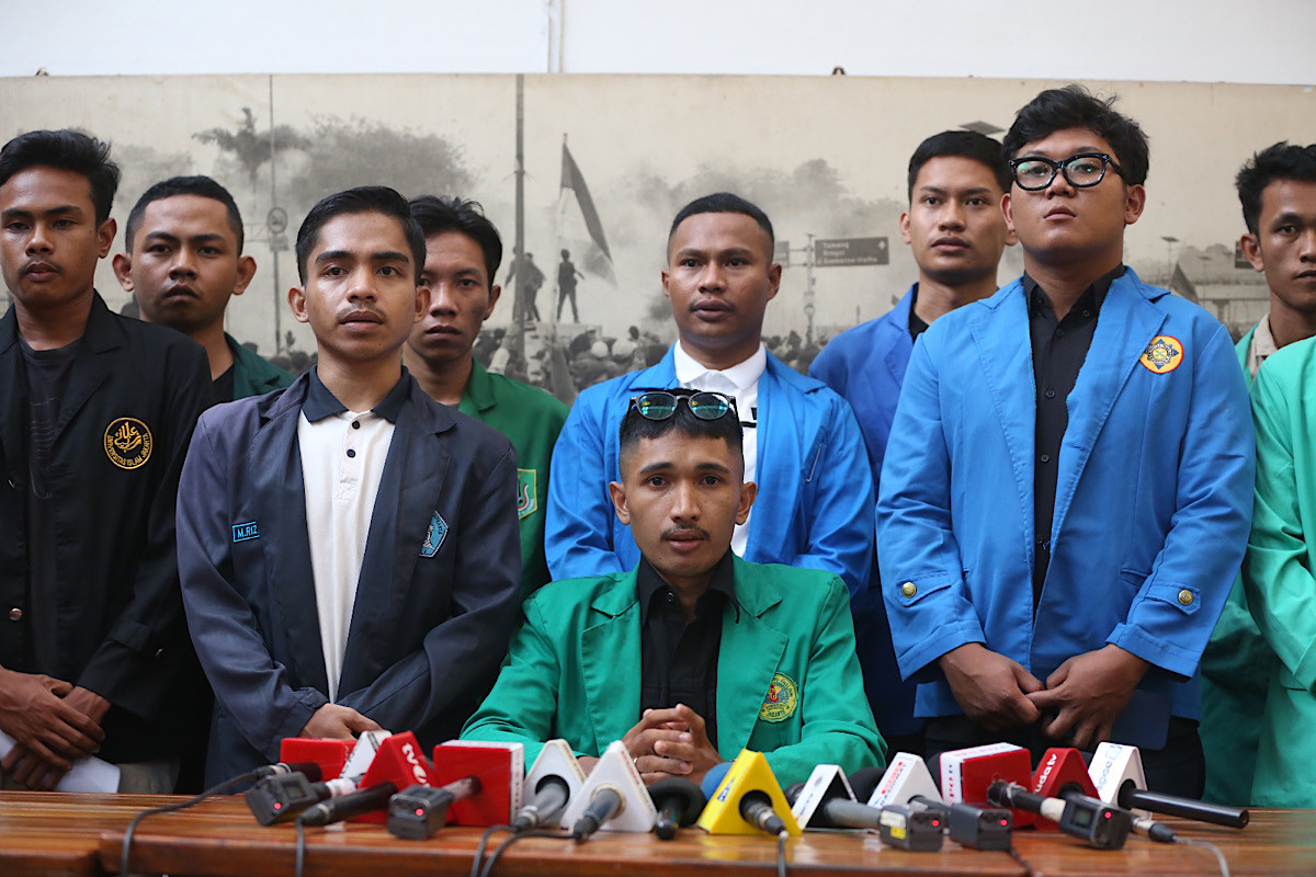 Problematika Representasi Mahasiswa dalam Aliansi BEM Bersatu: Perbedaan Fokus Tuntutan dan Analisis Yuridis atas Dugaan Jabatan Fiktif