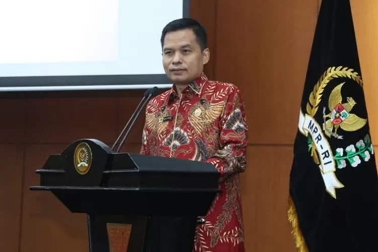 Diduga Terima Gratifikasi Rp17 Miliar, Eks Sekjen MPR Ma’ruf Cahyono Diperiksa KPK